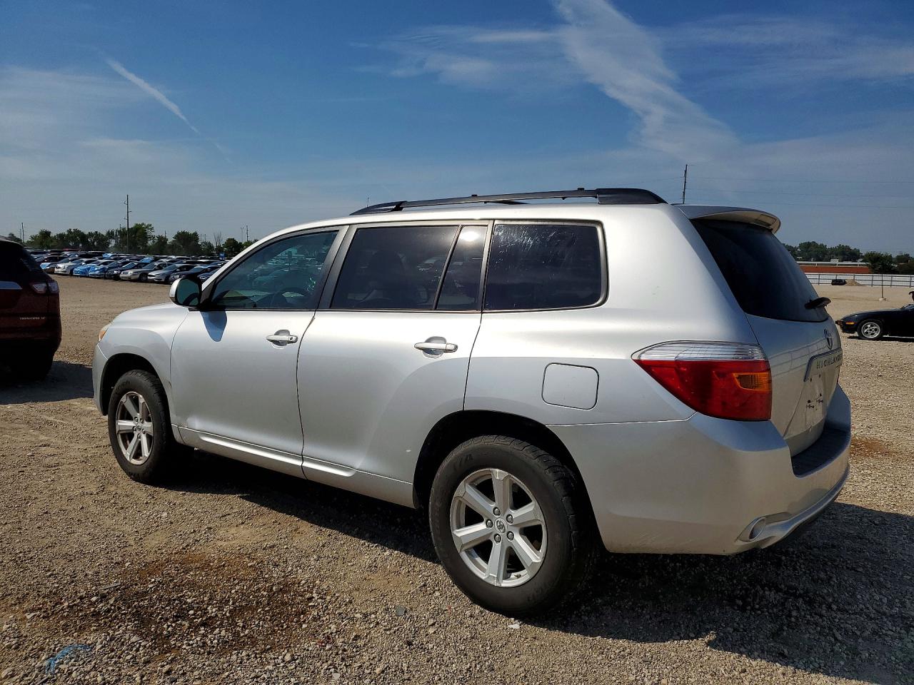 2010 Toyota Highlander Base Silver vin: 5TDZK3EH1AS010472