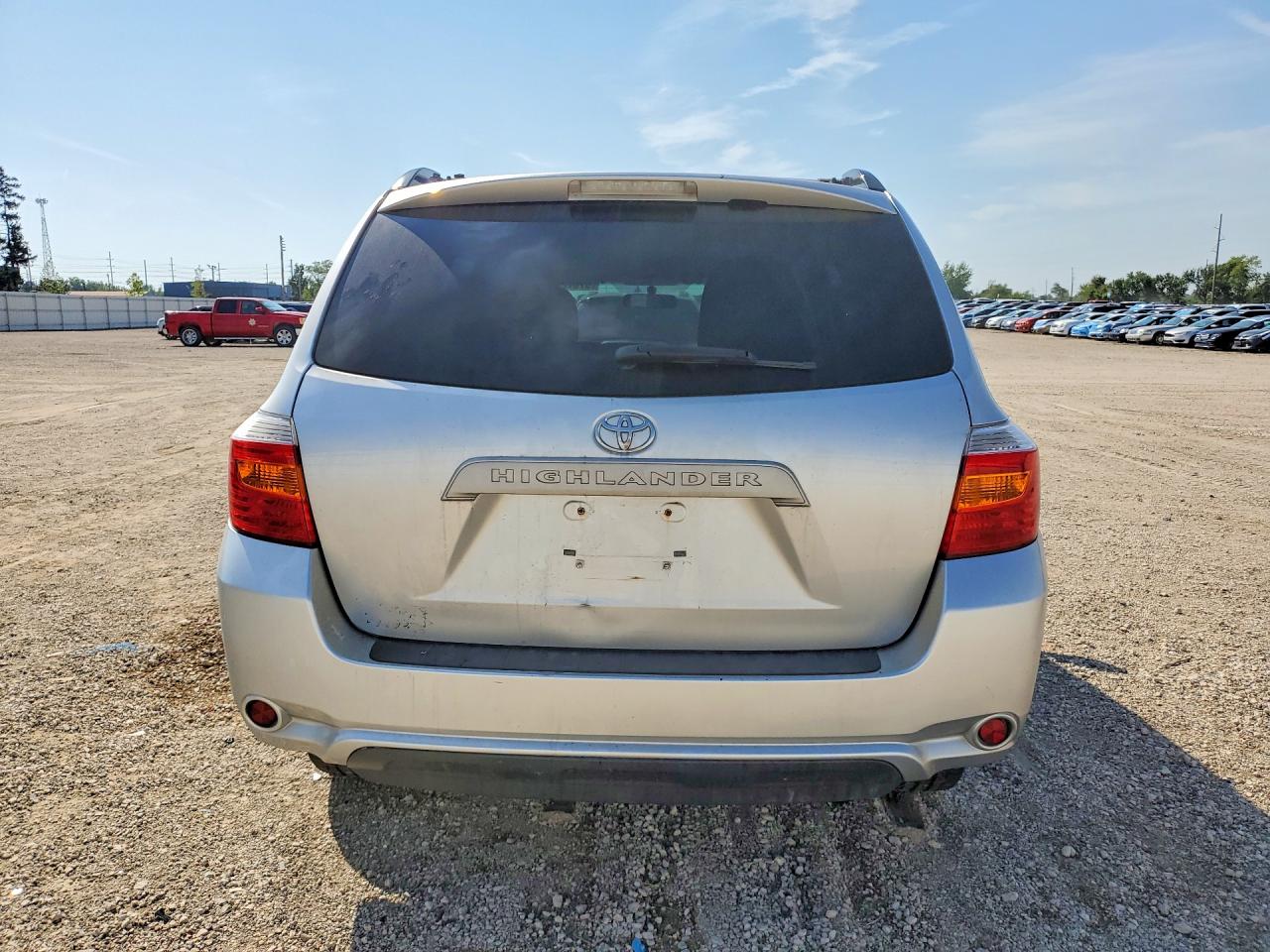 2010 Toyota Highlander Base Silver vin: 5TDZK3EH1AS010472