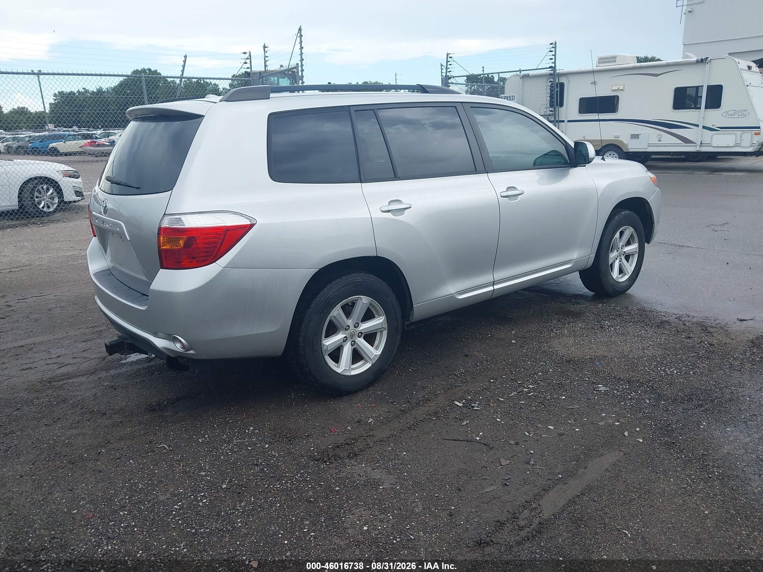 2010 Toyota Highlander Base V6 Silver vin: 5TDZK3EH1AS019513