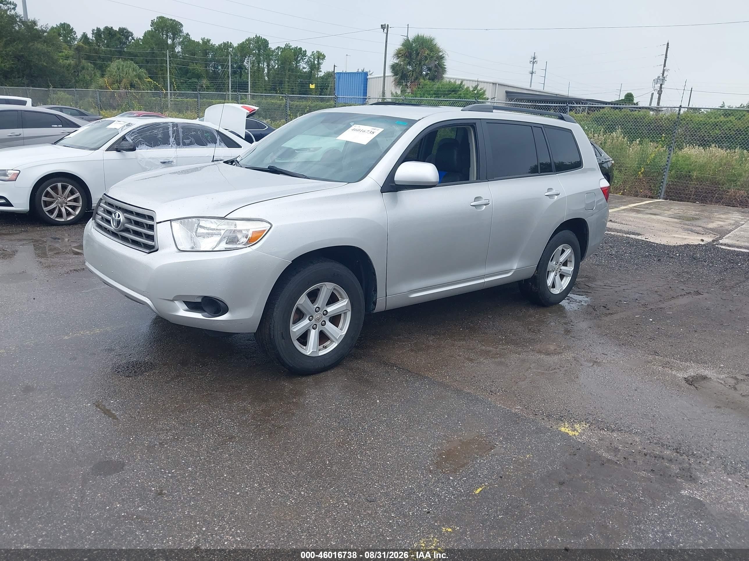 2010 Toyota Highlander Base V6 Silver vin: 5TDZK3EH1AS019513