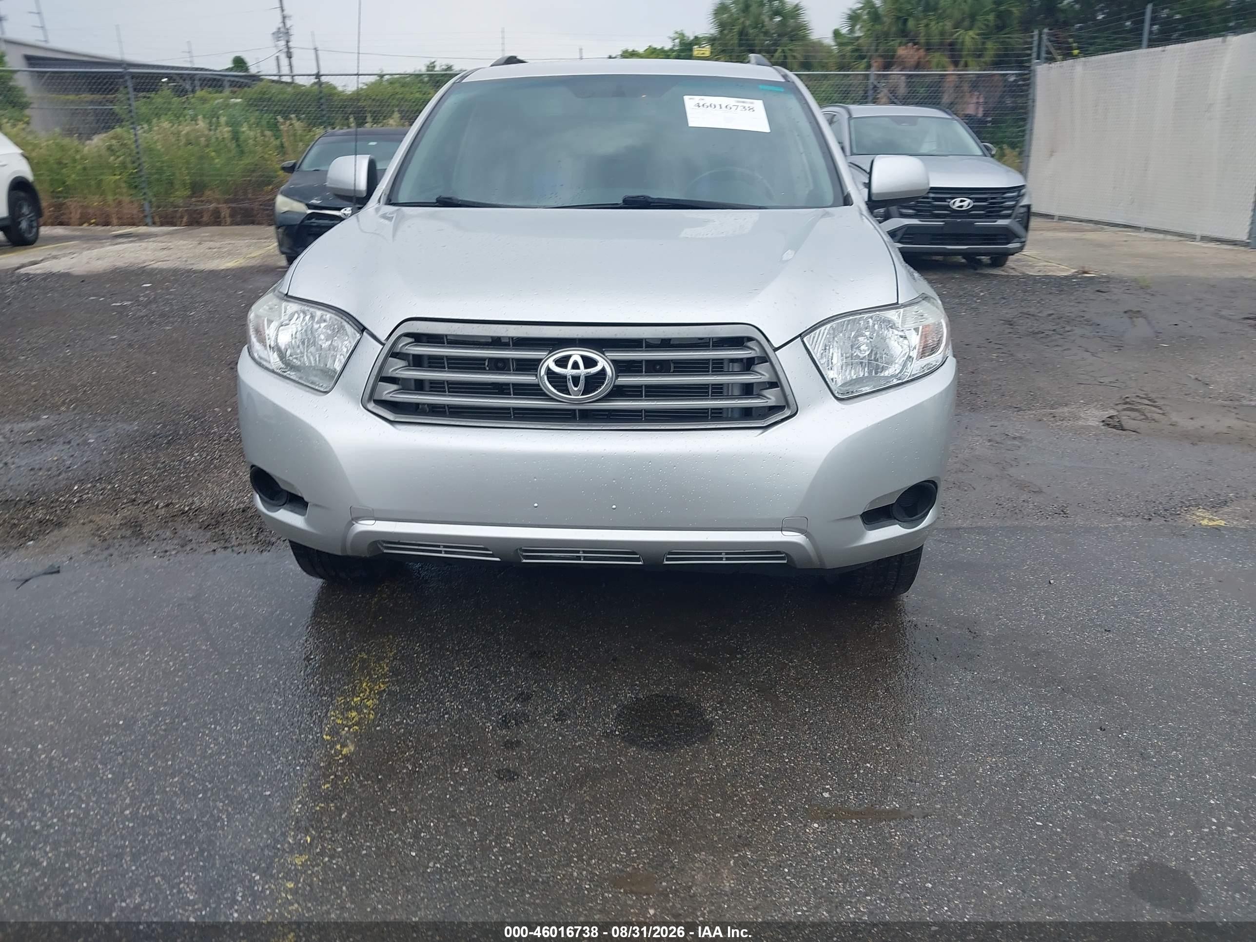 2010 Toyota Highlander Base V6 Silver vin: 5TDZK3EH1AS019513