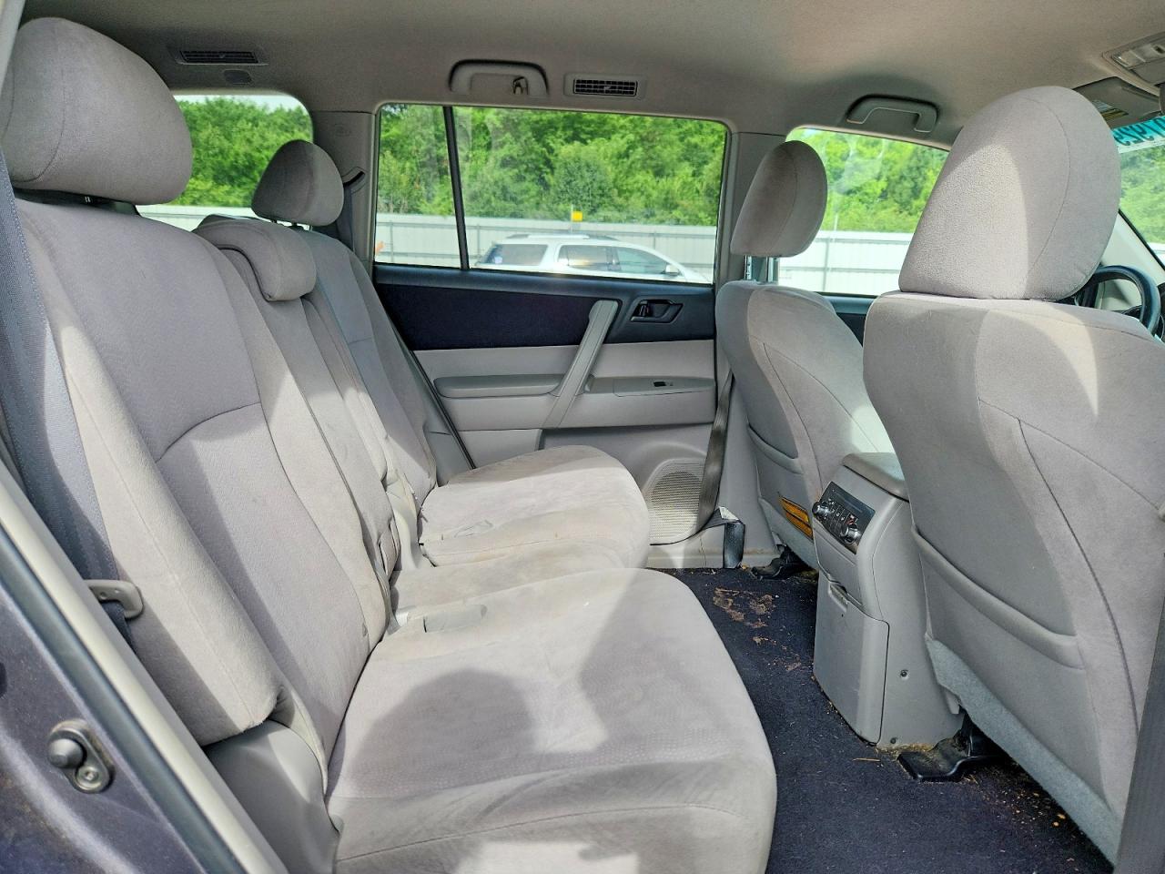 2011 Toyota Highlander Base Gray vin: 5TDZK3EH1BS025944