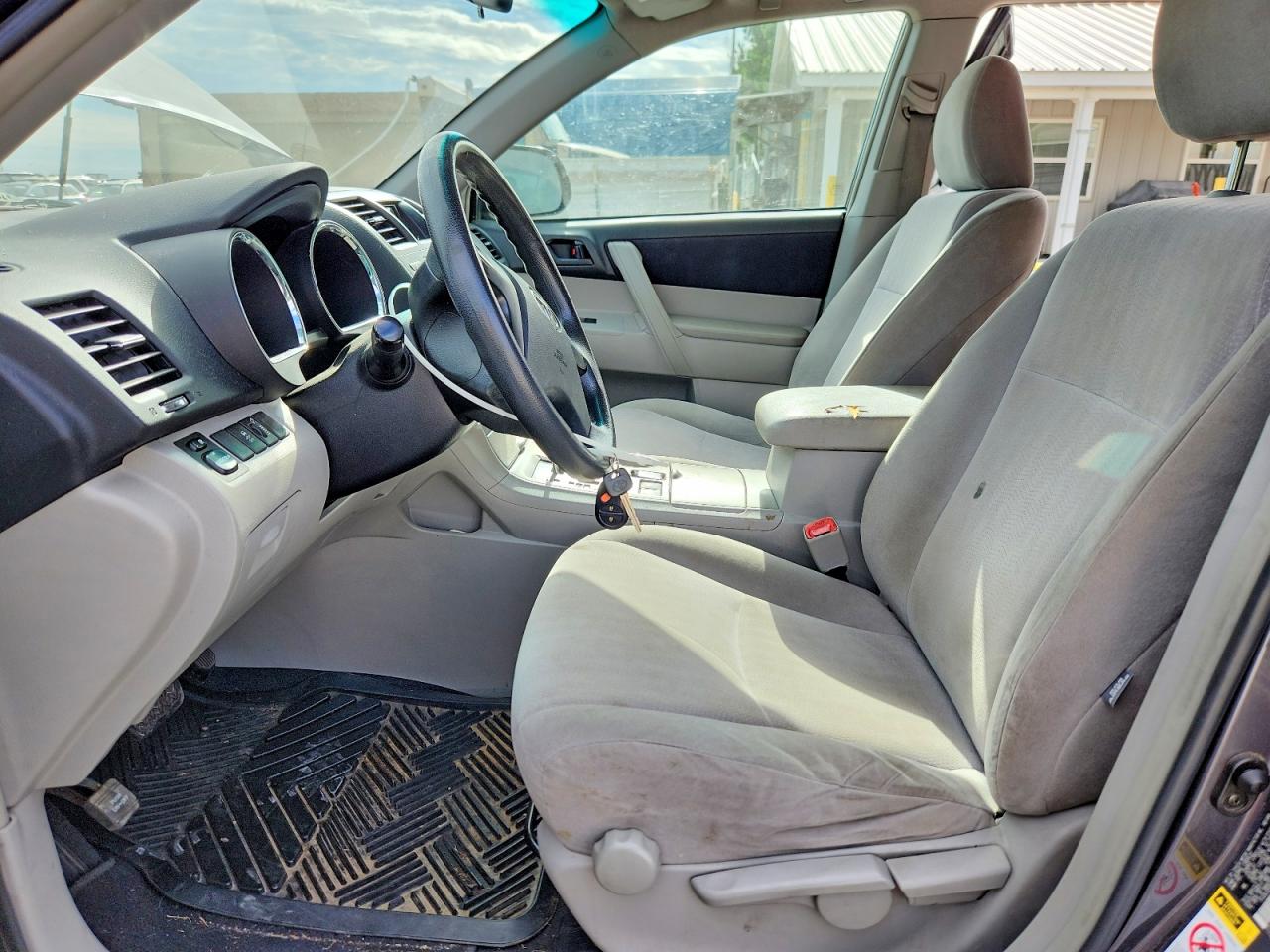 2011 Toyota Highlander Base Gray vin: 5TDZK3EH1BS025944