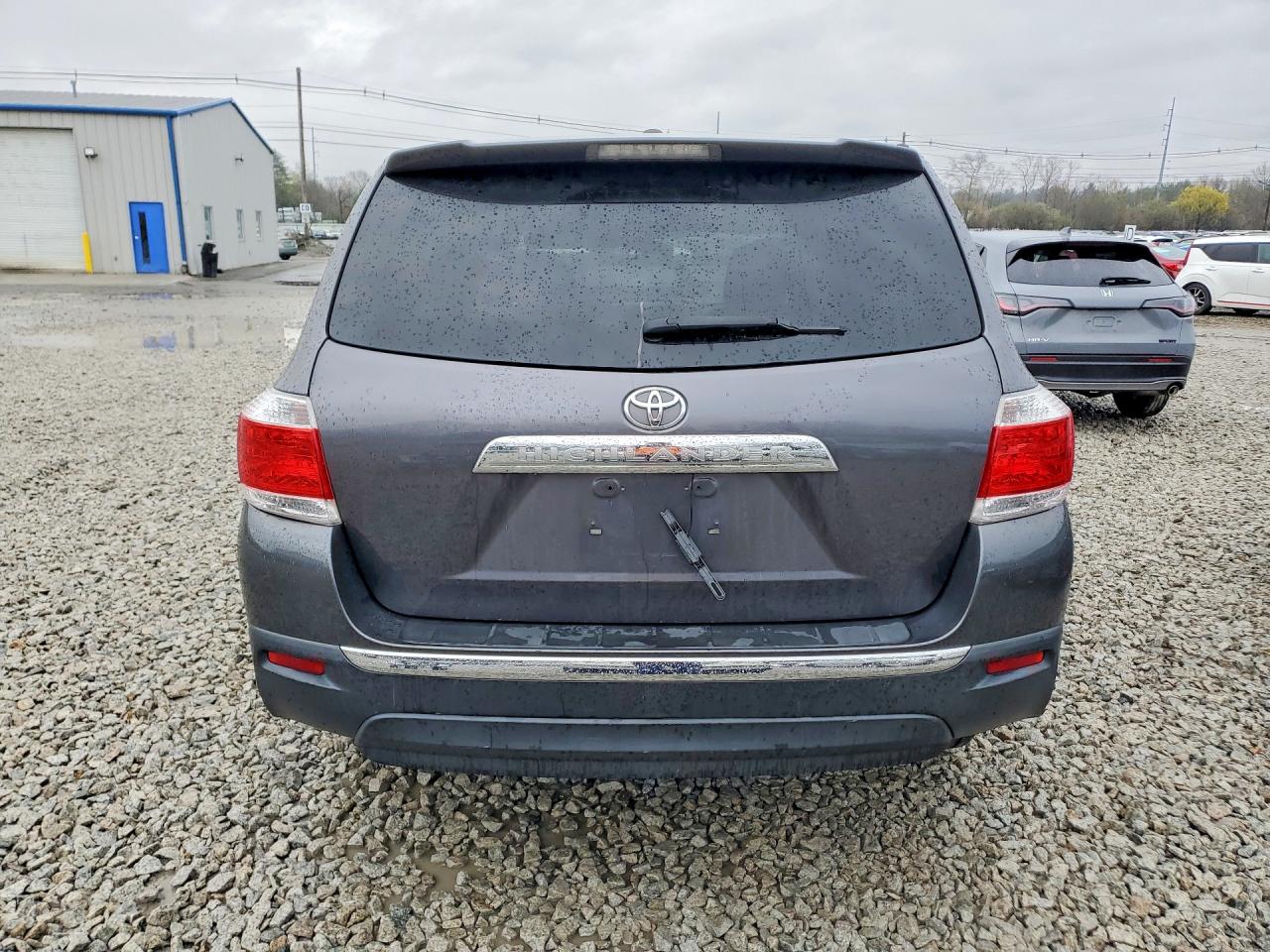 2011 Toyota Highlander Base Gray vin: 5TDZK3EH1BS044476