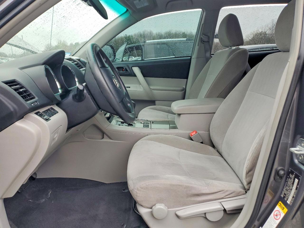 2011 Toyota Highlander Base Gray vin: 5TDZK3EH1BS044476