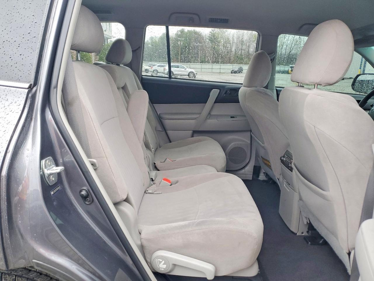 2011 Toyota Highlander Base Gray vin: 5TDZK3EH1BS044476