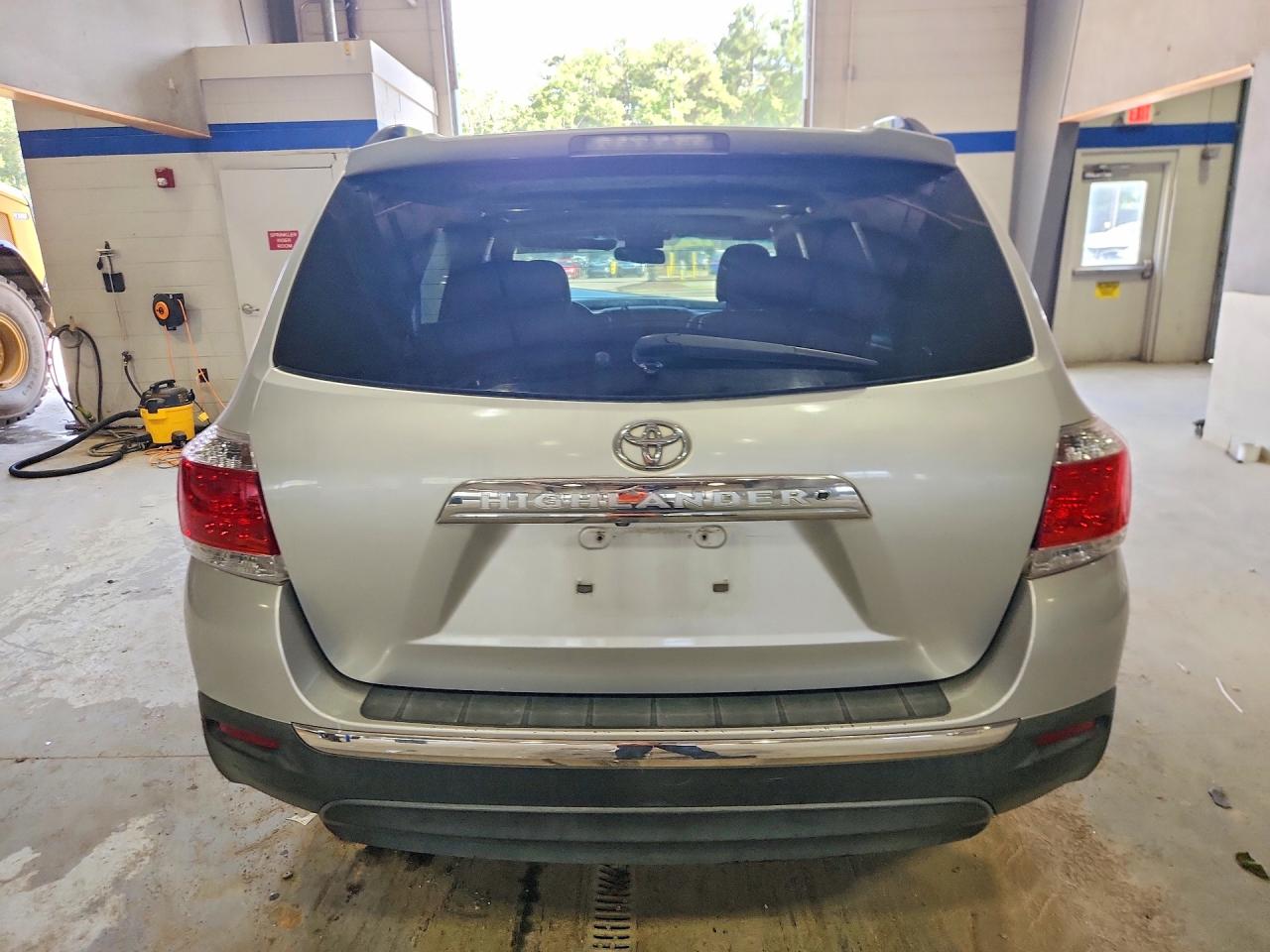 2011 Toyota Highlander Se Серебряный vin: 5TDZK3EH1BS047958