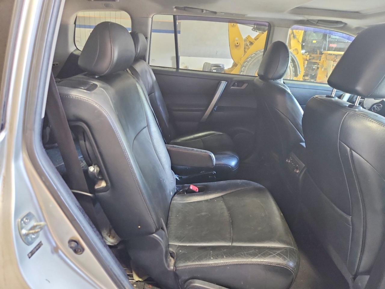 2011 Toyota Highlander Se Серебряный vin: 5TDZK3EH1BS047958