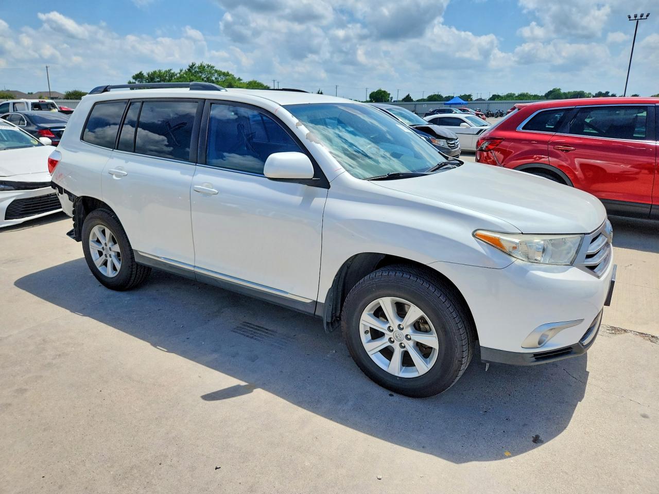 2012 Toyota Highlander Base White vin: 5TDZK3EH1CS082310