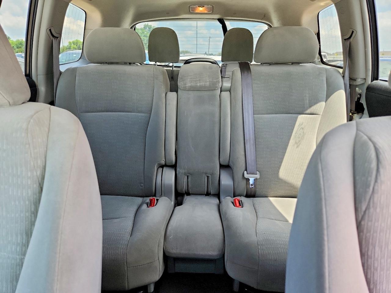 2012 Toyota Highlander Base White vin: 5TDZK3EH1CS082310