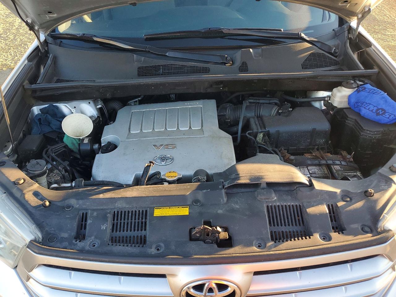 2013 Toyota Highlander Base Silver vin: 5TDZK3EH1DS090487