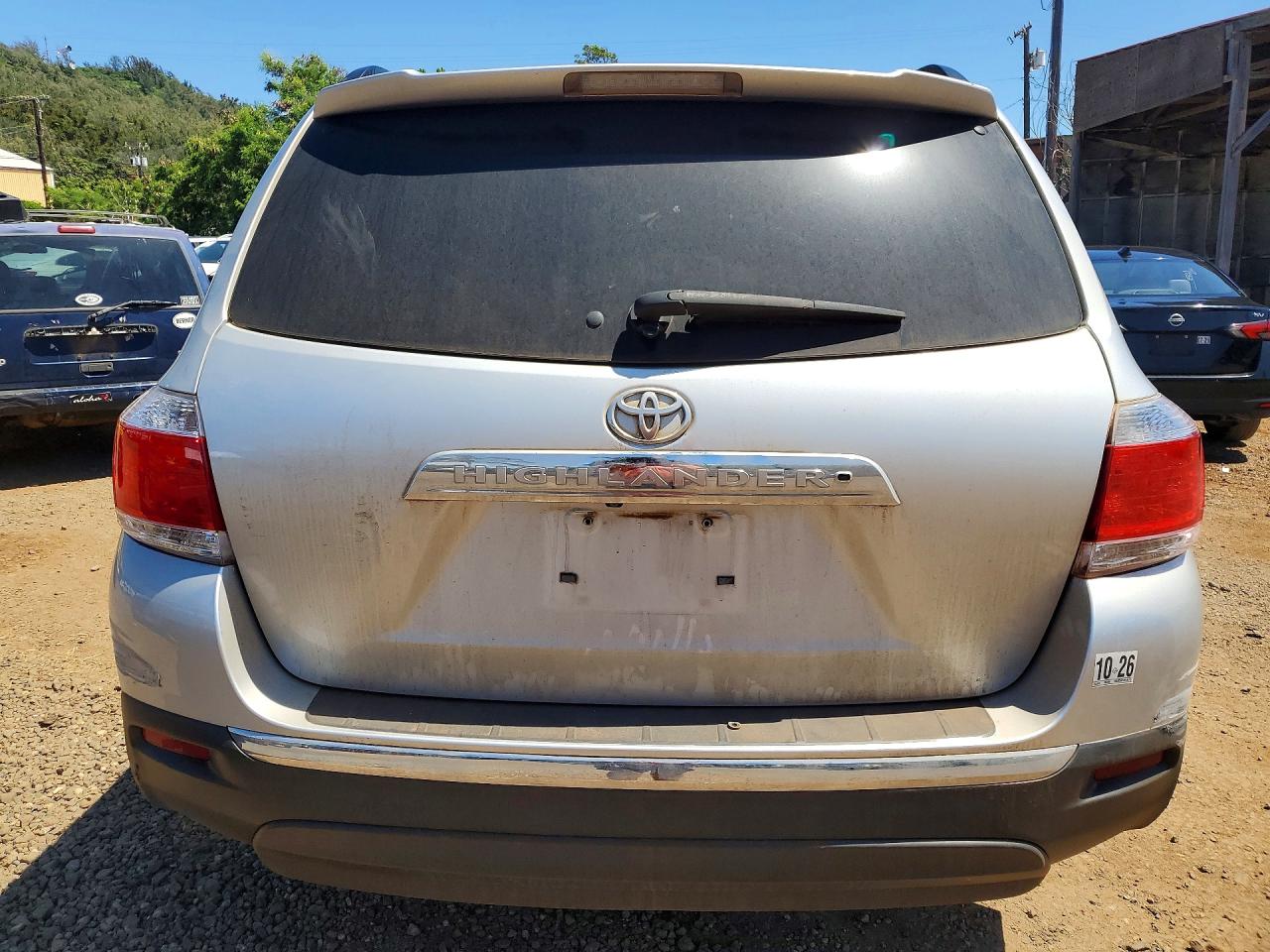 2013 Toyota Highlander Base Серебряный vin: 5TDZK3EH1DS107773