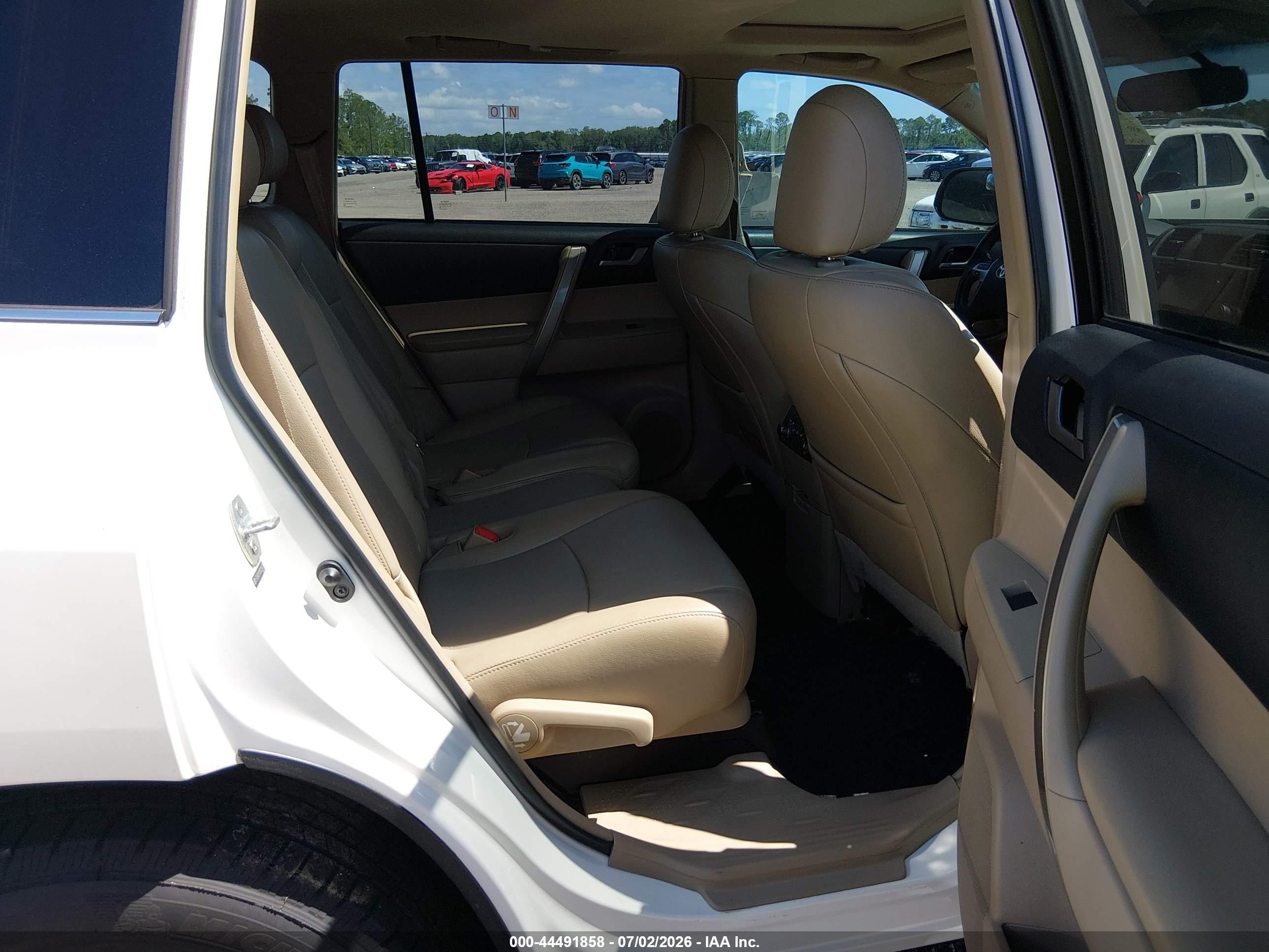 2013 Toyota Highlander Se V6 Белый vin: 5TDZK3EH1DS124170