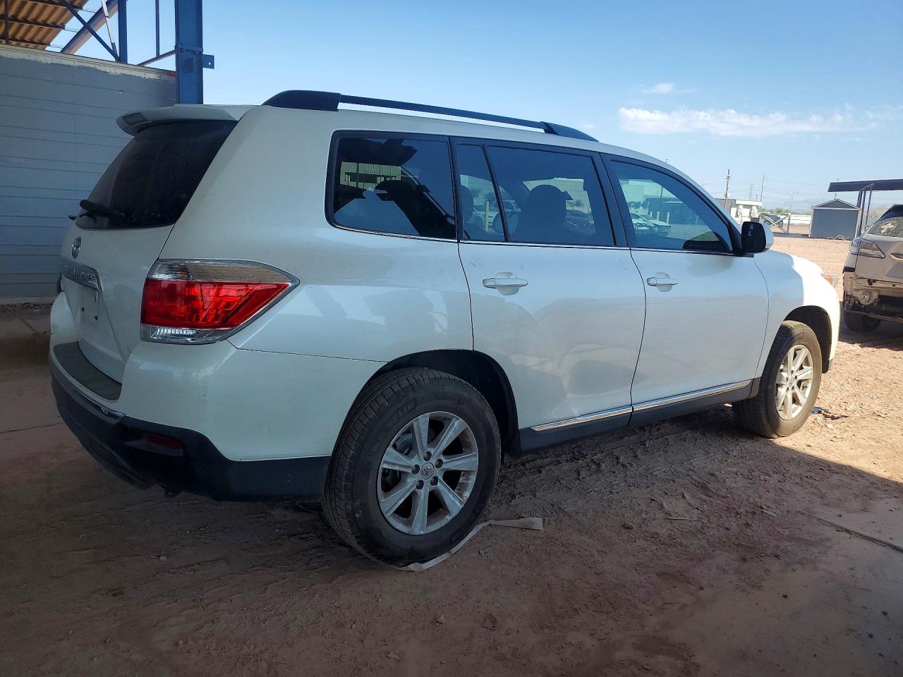 2013 Toyota Highlander Plus White vin: 5TDZK3EH1DS130972