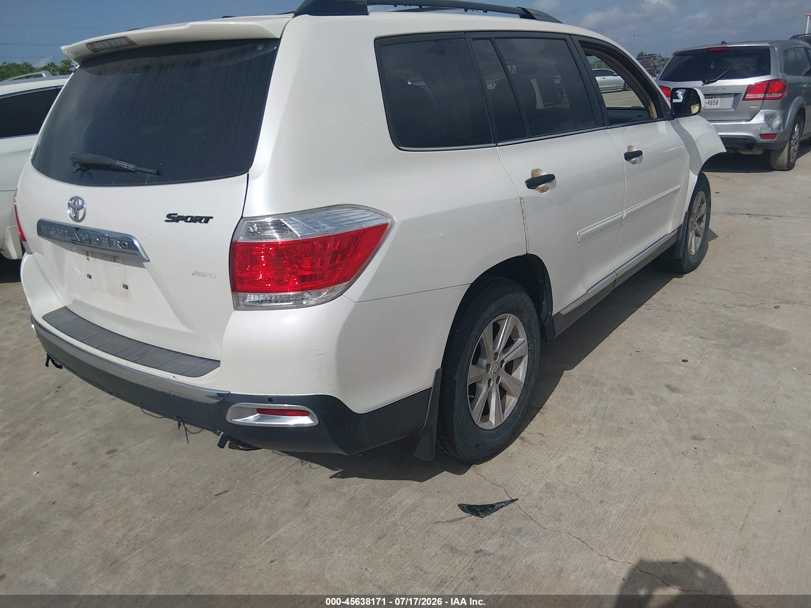 2013 Toyota Highlander Se V6 White vin: 5TDZK3EH1DS134178