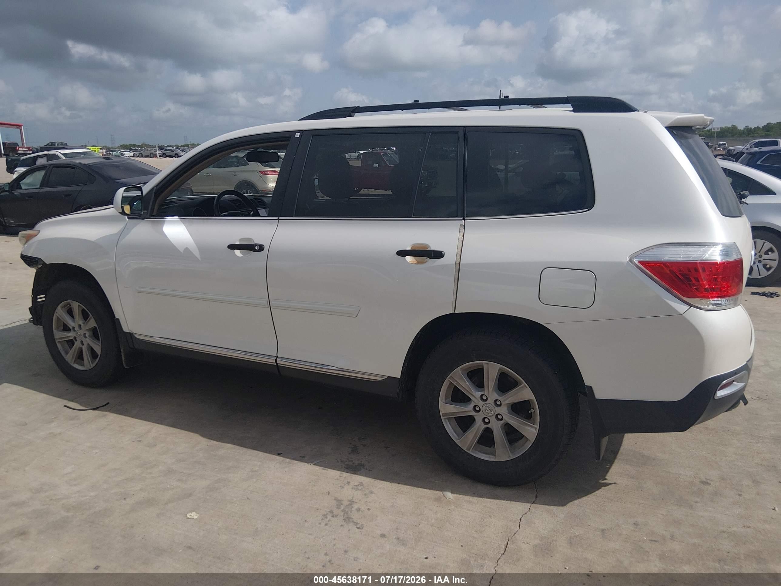 2013 Toyota Highlander Se V6 White vin: 5TDZK3EH1DS134178