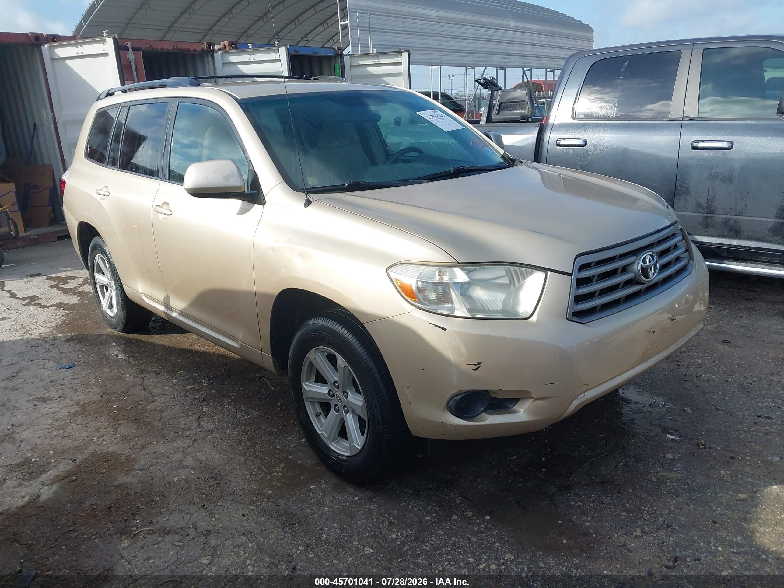2010 Toyota Highlander Base V6 Золотой vin: 5TDZK3EH2AS005538