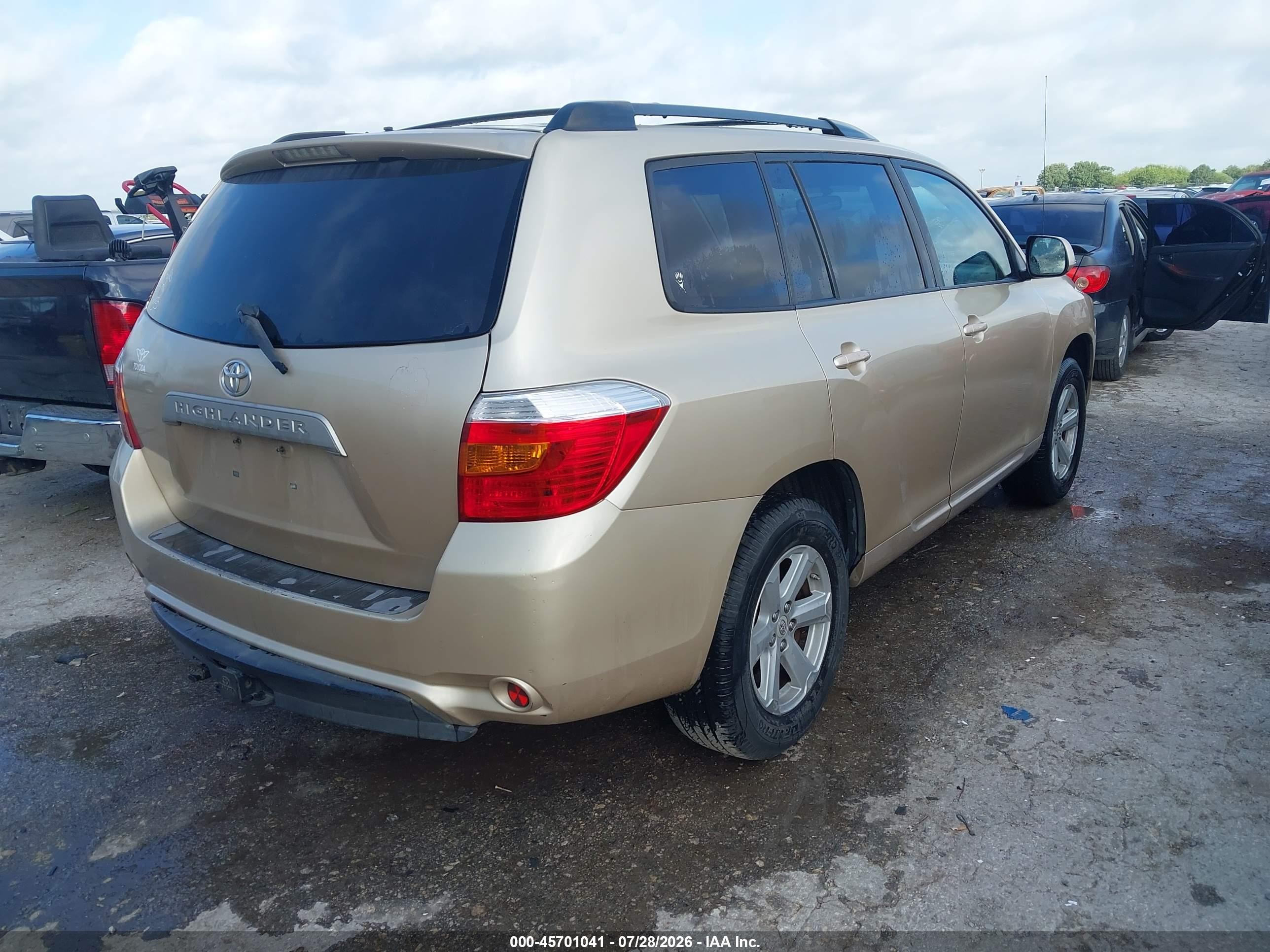 2010 Toyota Highlander Base V6 Золотой vin: 5TDZK3EH2AS005538