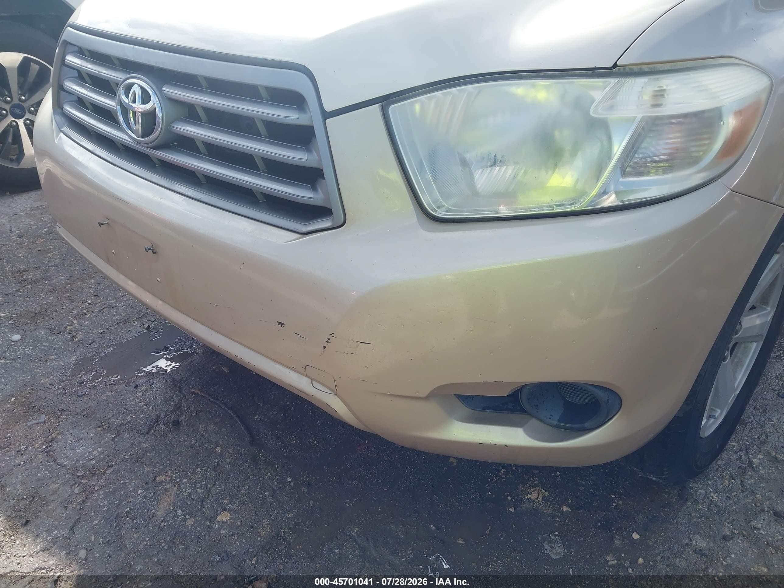 2010 Toyota Highlander Base V6 Золотой vin: 5TDZK3EH2AS005538