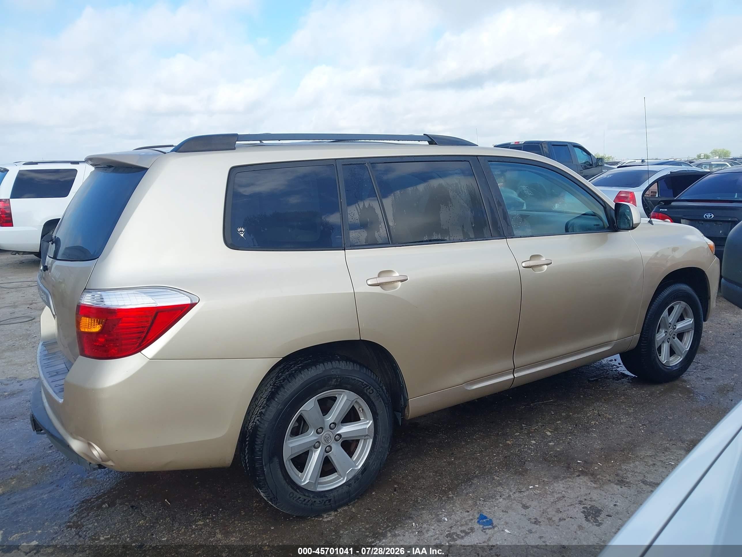 2010 Toyota Highlander Base V6 Золотой vin: 5TDZK3EH2AS005538