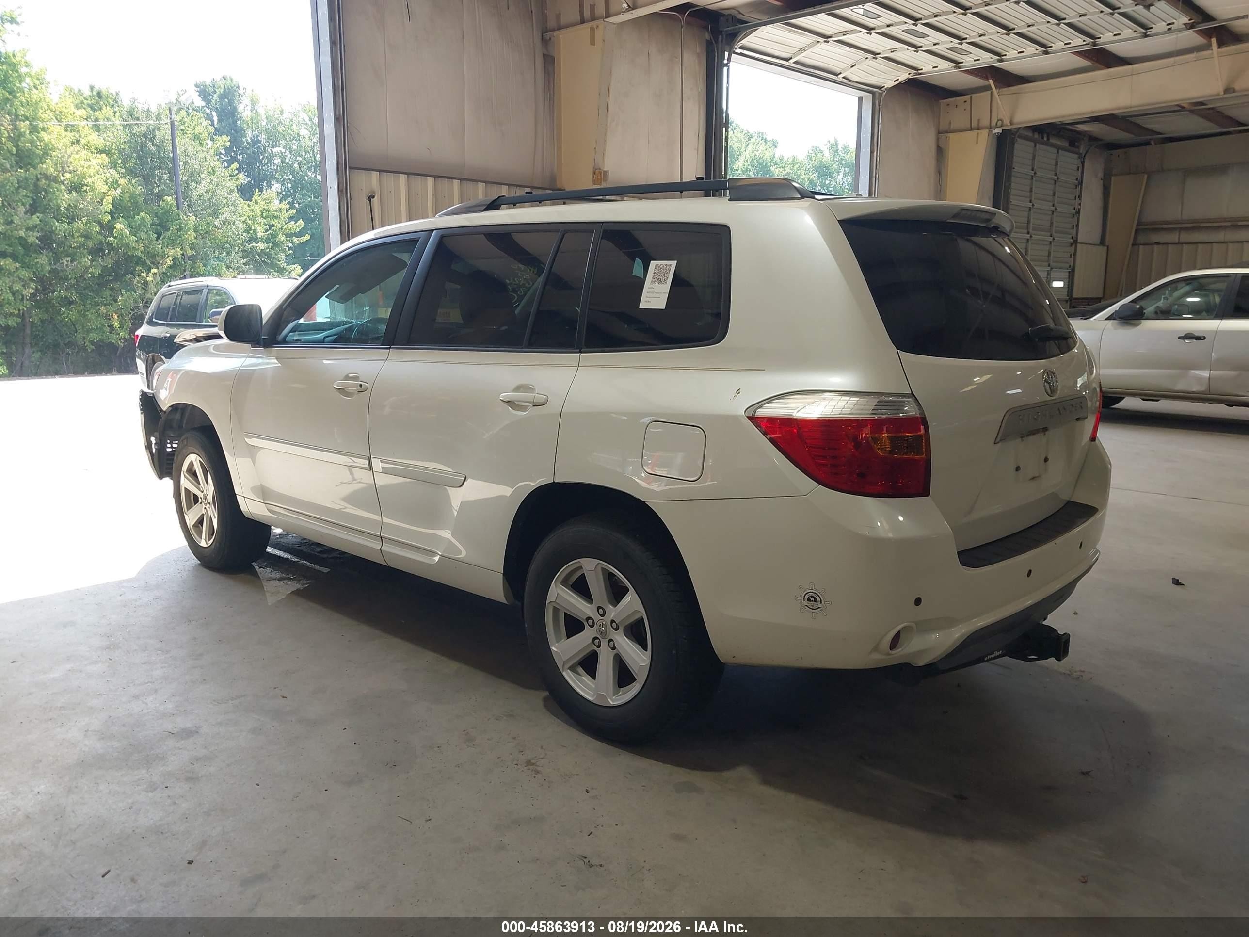 2010 Toyota Highlander Base V6 White vin: 5TDZK3EH2AS016426