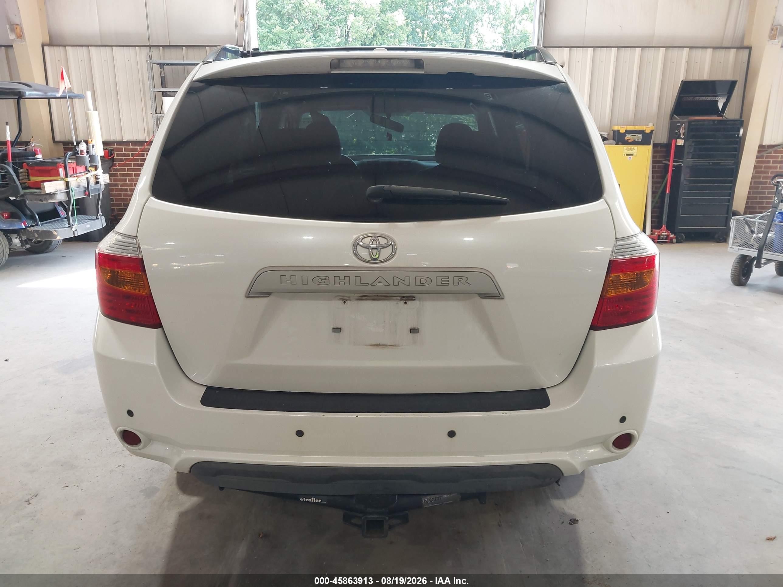 2010 Toyota Highlander Base V6 White vin: 5TDZK3EH2AS016426