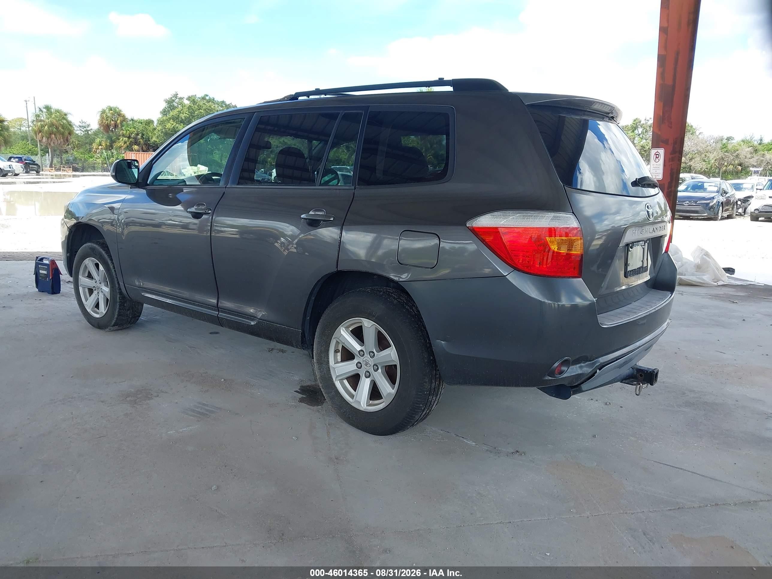 2010 Toyota Highlander Base V6 Gray vin: 5TDZK3EH2AS020749