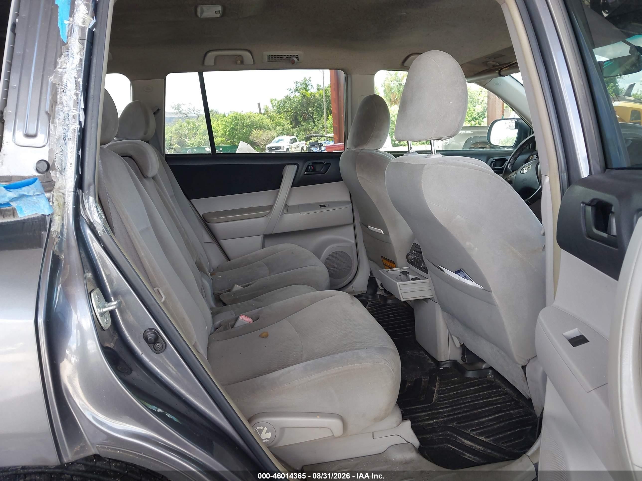 2010 Toyota Highlander Base V6 Gray vin: 5TDZK3EH2AS020749