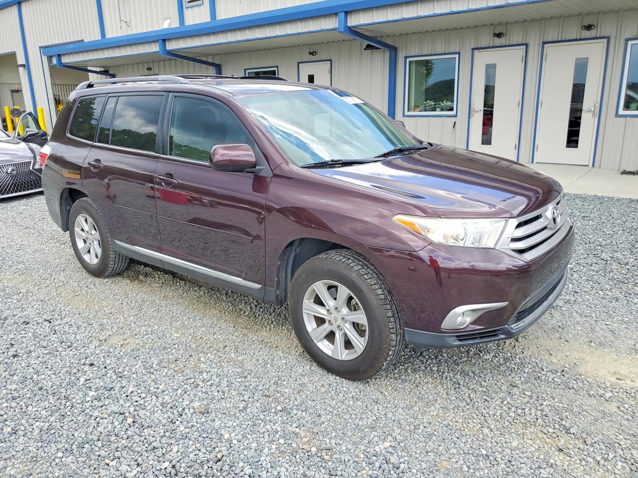 2011 Toyota Highlander Base Burgundy vin: 5TDZK3EH2BS035768