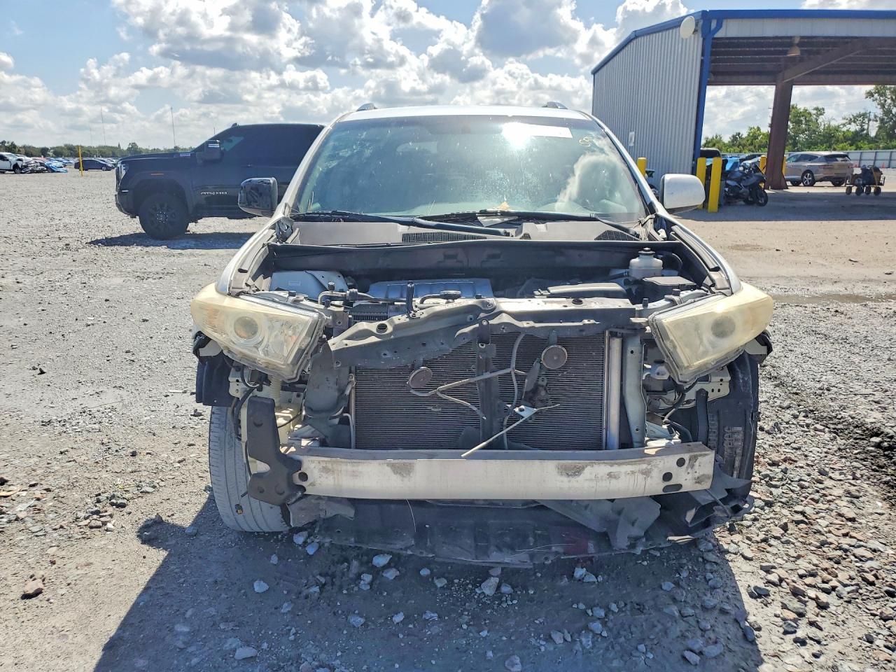 2011 Toyota Highlander Base White vin: 5TDZK3EH2BS036824