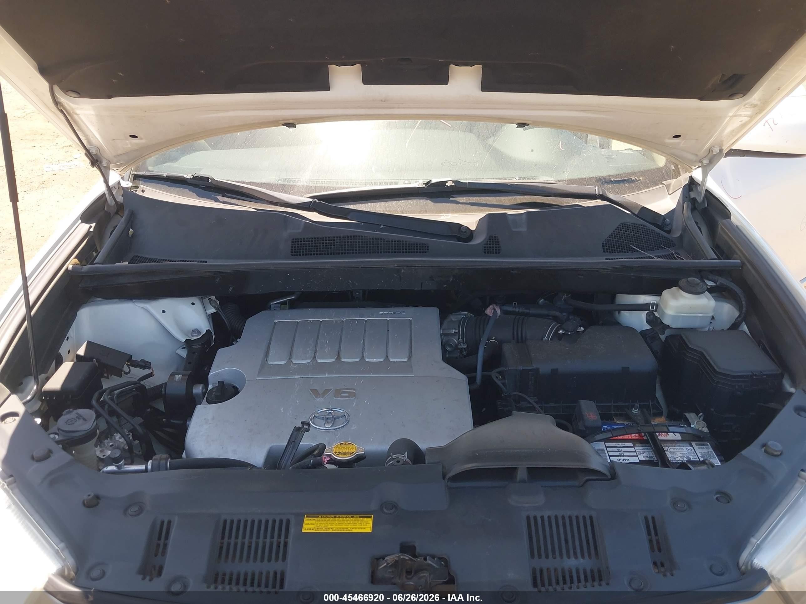 2011 Toyota Highlander Base V6 White vin: 5TDZK3EH2BS039948