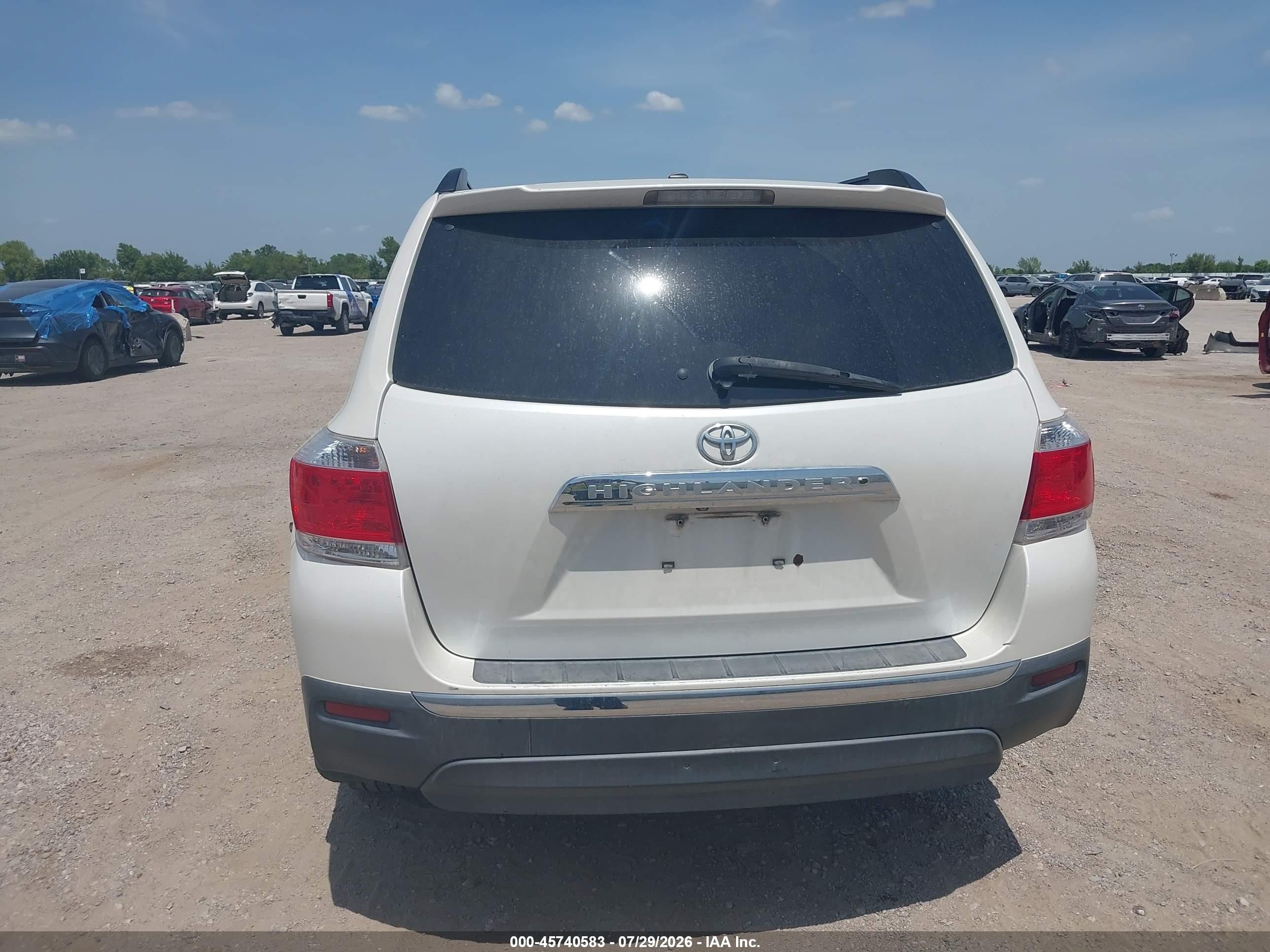 2011 Toyota Highlander Se V6 Белый vin: 5TDZK3EH2BS043367