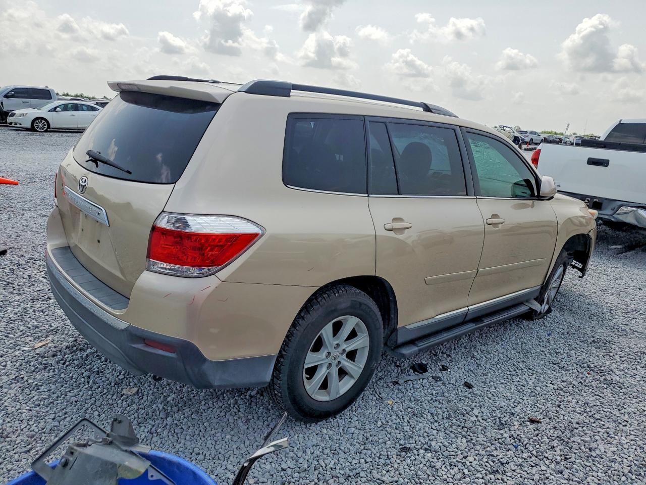 2012 Toyota Highlander Base Gold vin: 5TDZK3EH2CS058047