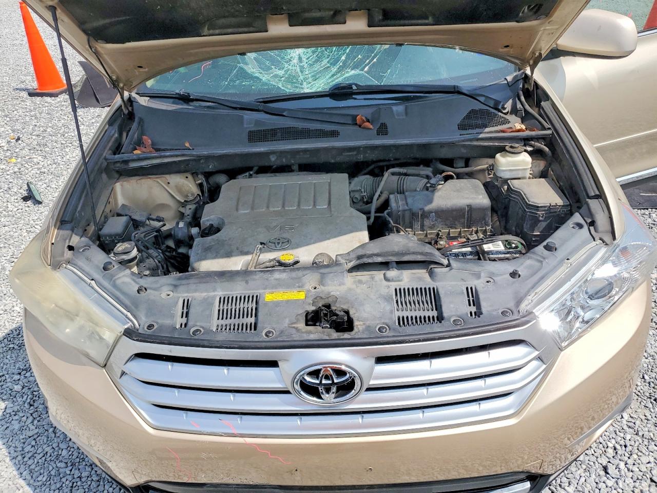 2012 Toyota Highlander Base Gold vin: 5TDZK3EH2CS058047