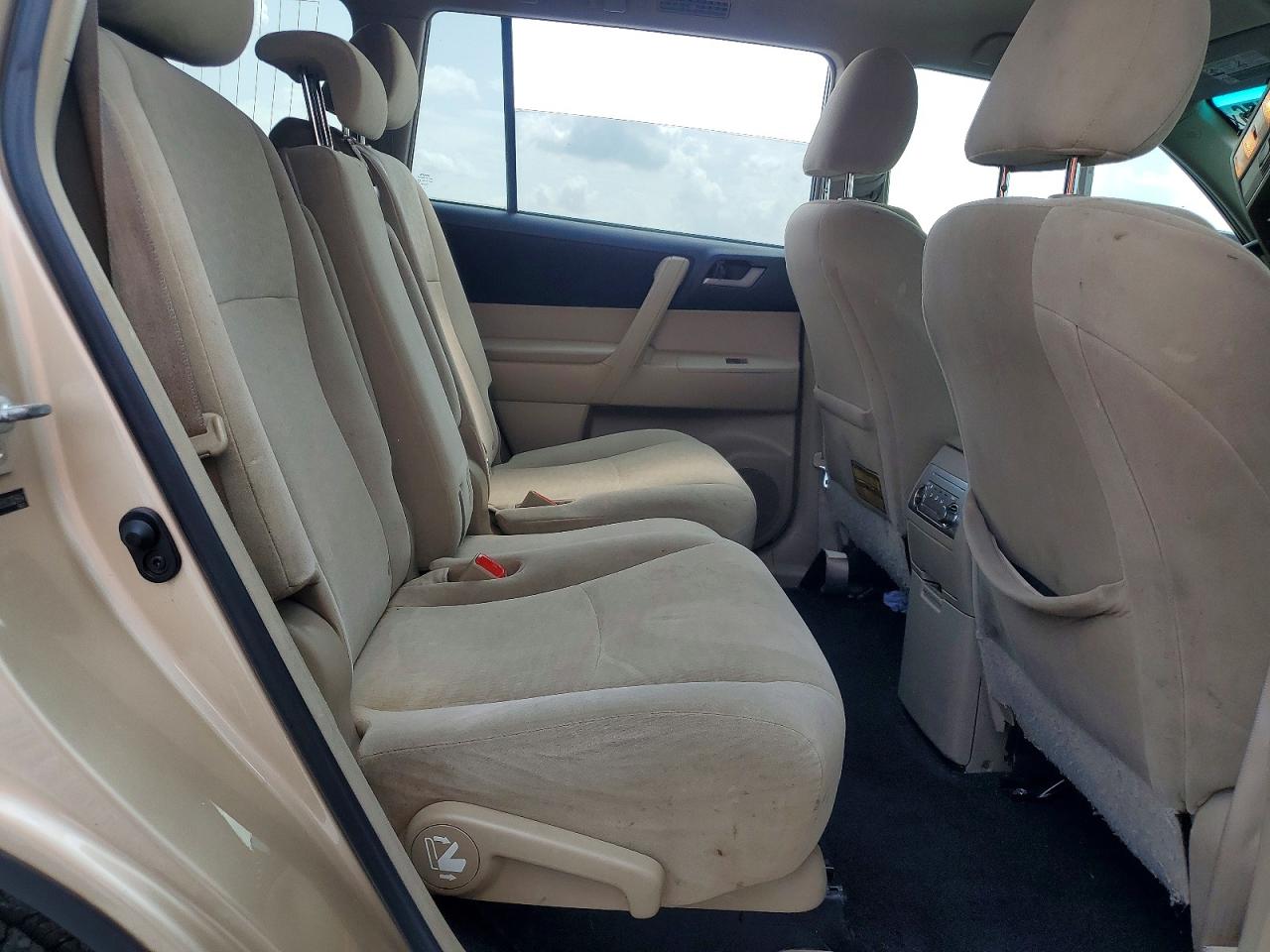 2012 Toyota Highlander Base Gold vin: 5TDZK3EH2CS058047