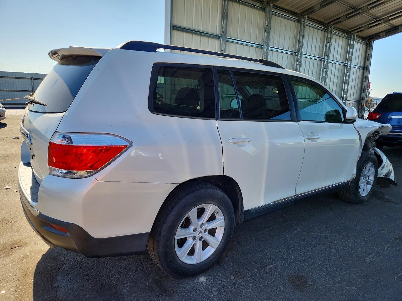 2012 Toyota Highlander Base White vin: 5TDZK3EH2CS076581