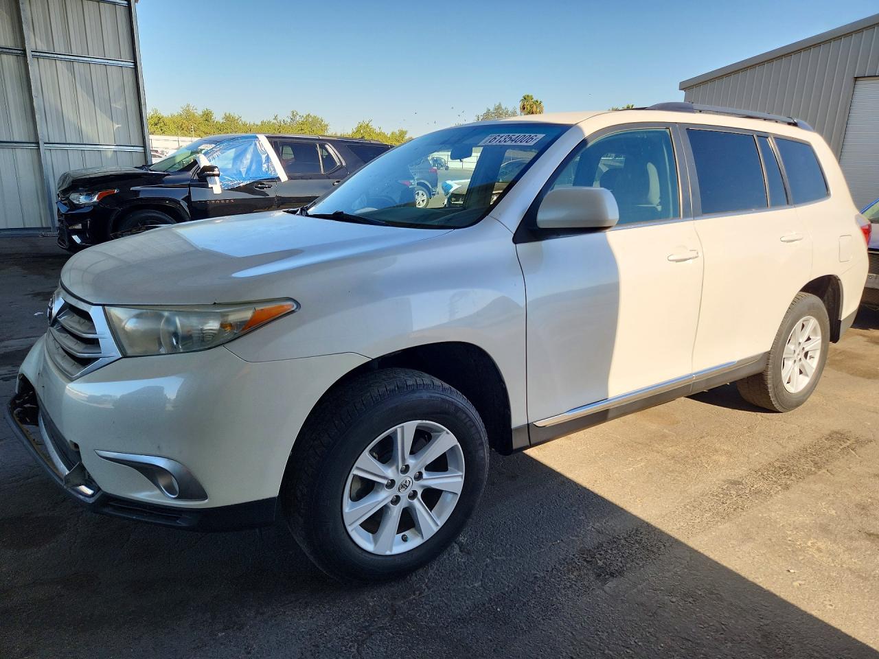 2012 Toyota Highlander Base White vin: 5TDZK3EH2CS076581