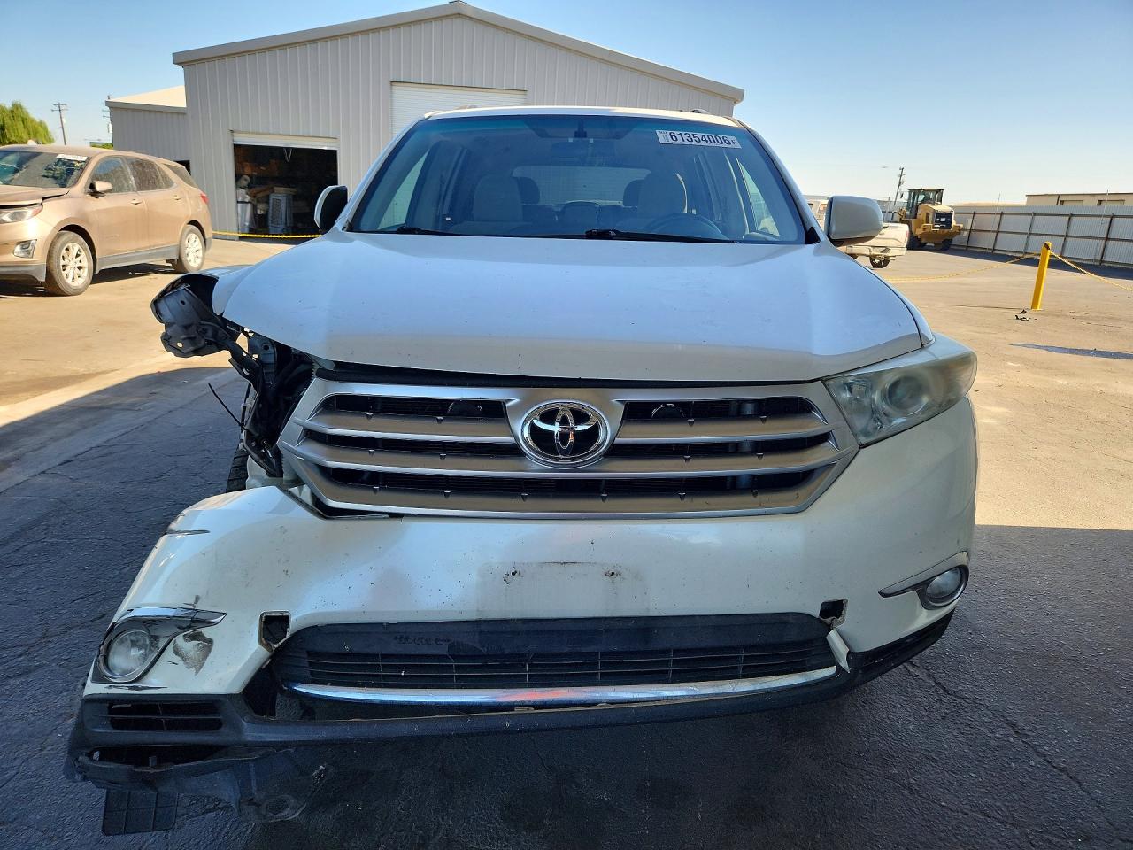 2012 Toyota Highlander Base White vin: 5TDZK3EH2CS076581