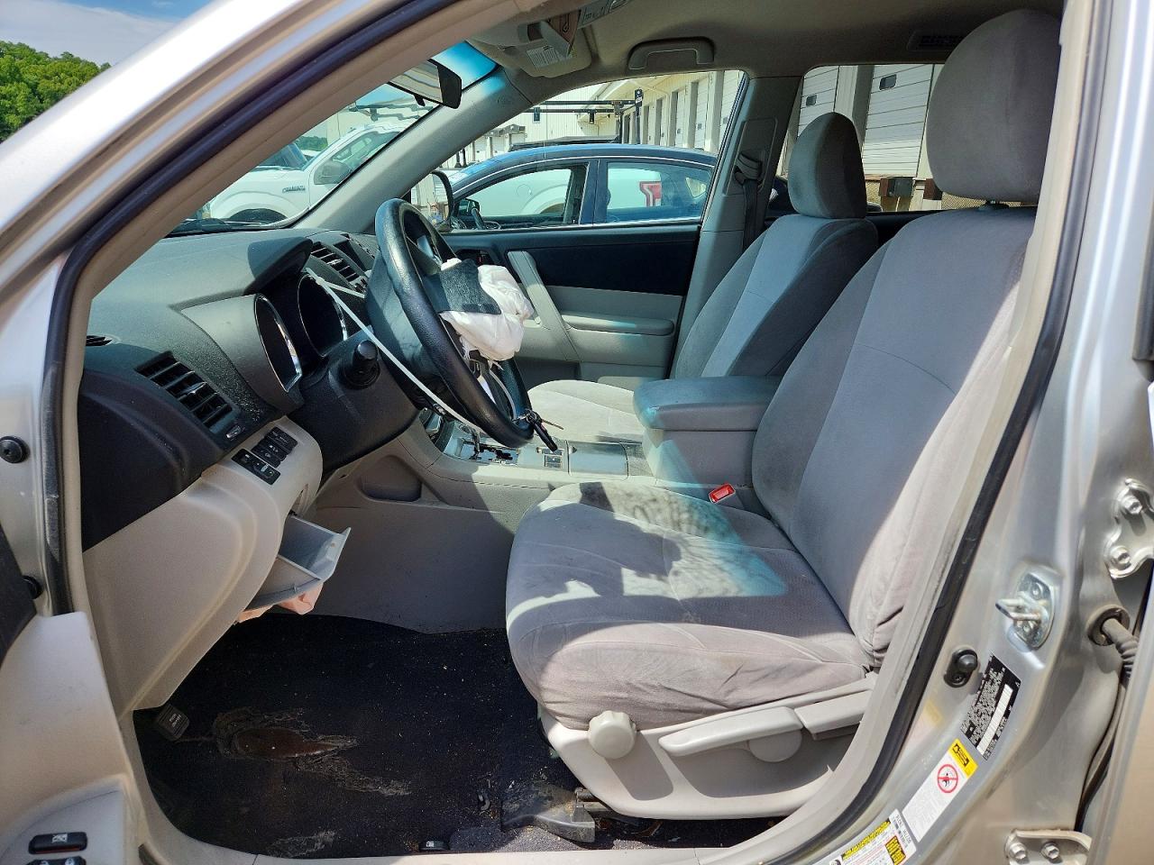 2013 Toyota Highlander Base Silver vin: 5TDZK3EH2DS090997