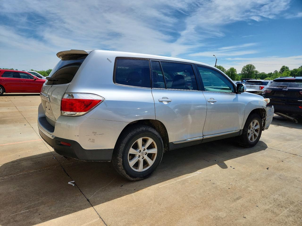 2013 Toyota Highlander Base Silver vin: 5TDZK3EH2DS090997
