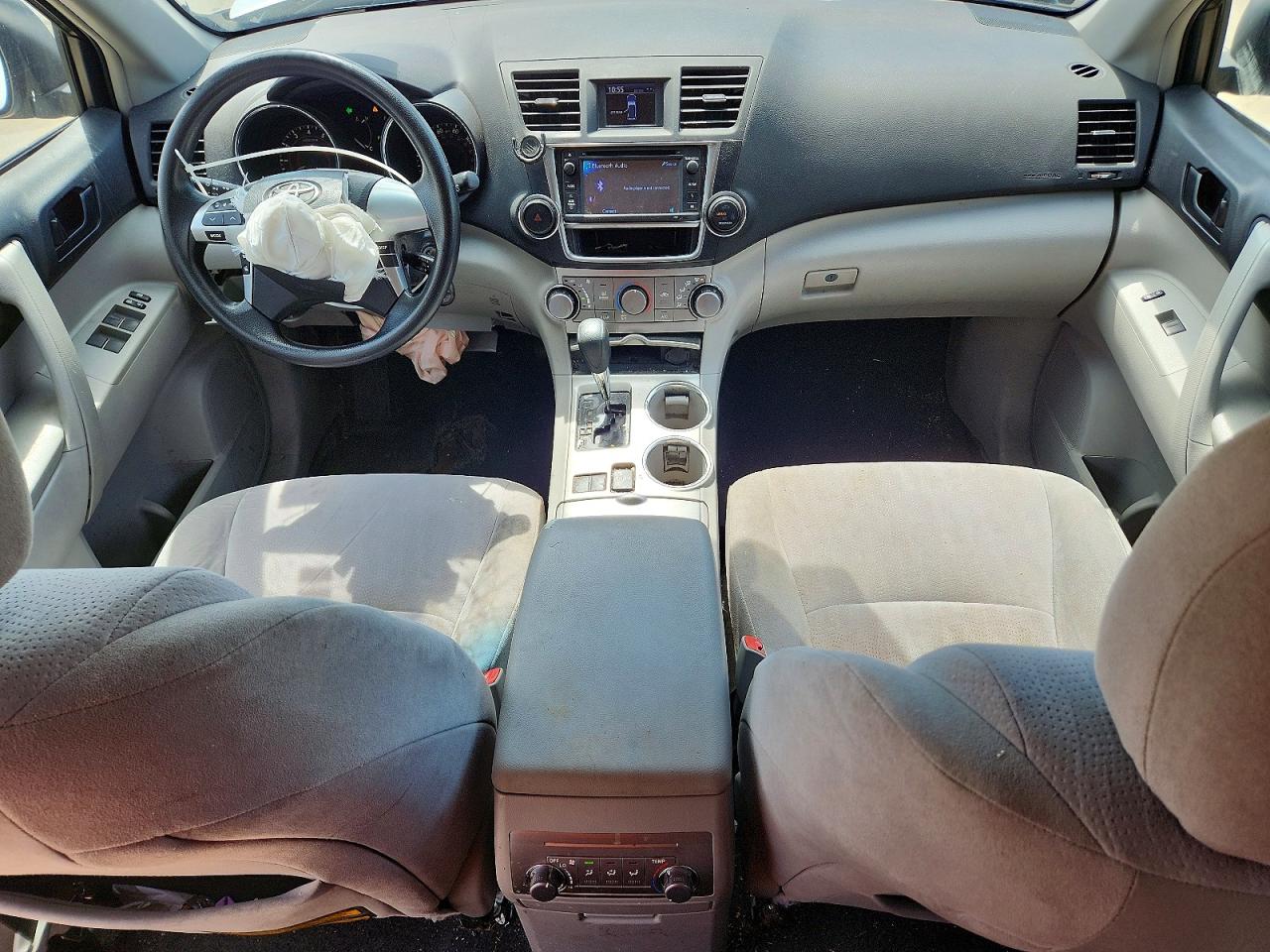 2013 Toyota Highlander Base Silver vin: 5TDZK3EH2DS090997