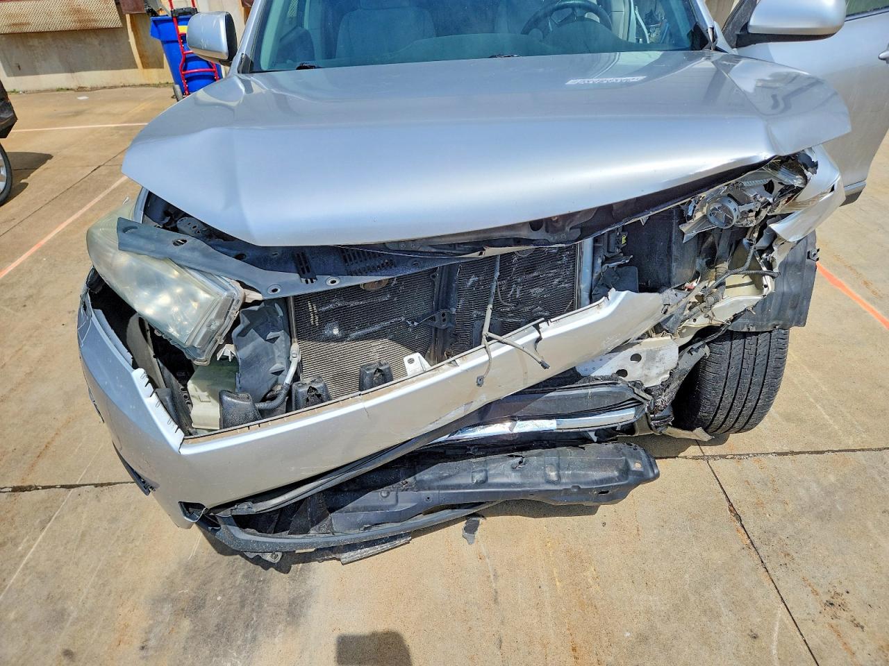 2013 Toyota Highlander Base Silver vin: 5TDZK3EH2DS090997