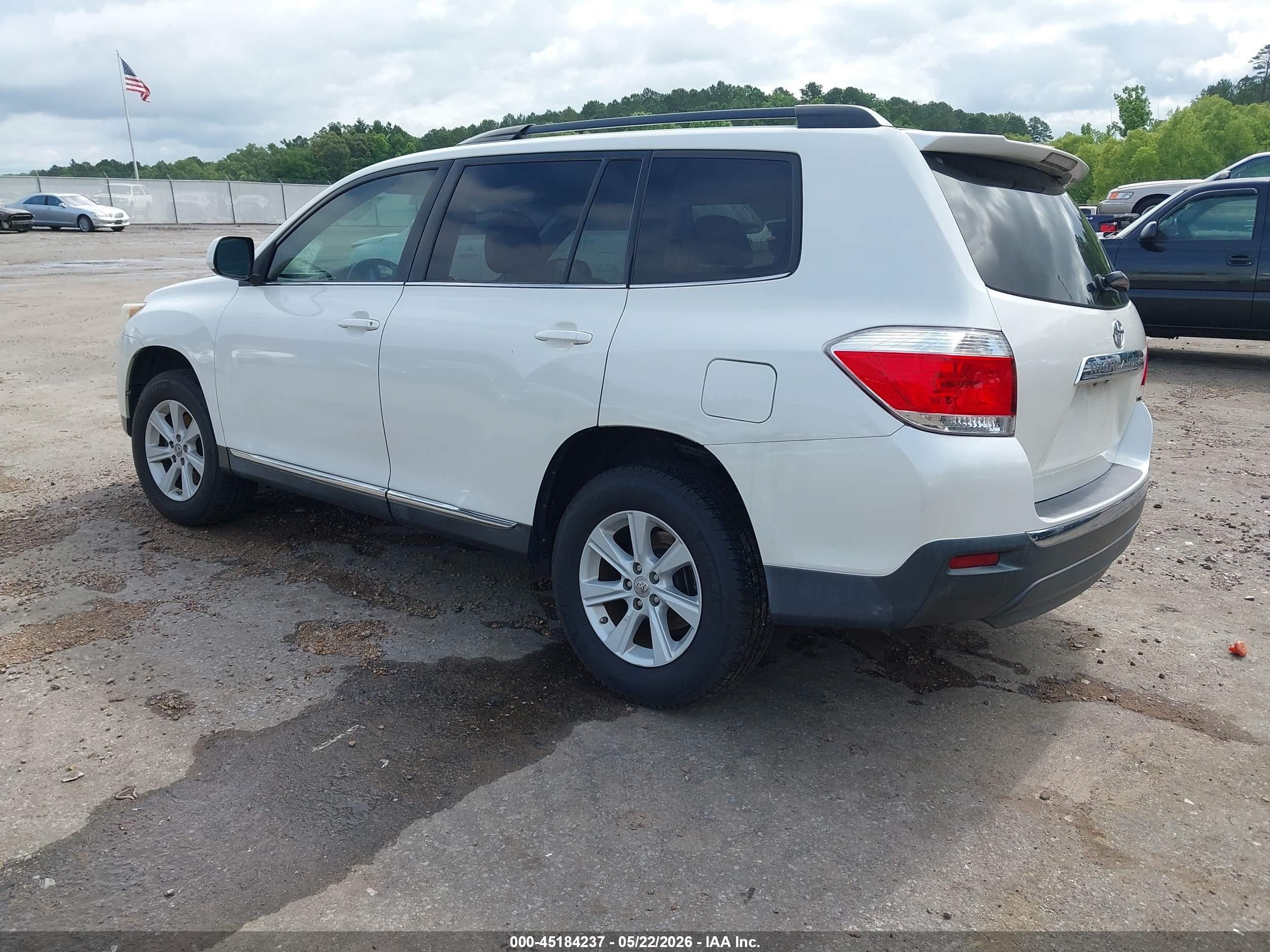 2013 Toyota Highlander Se V6 Белый vin: 5TDZK3EH2DS097464