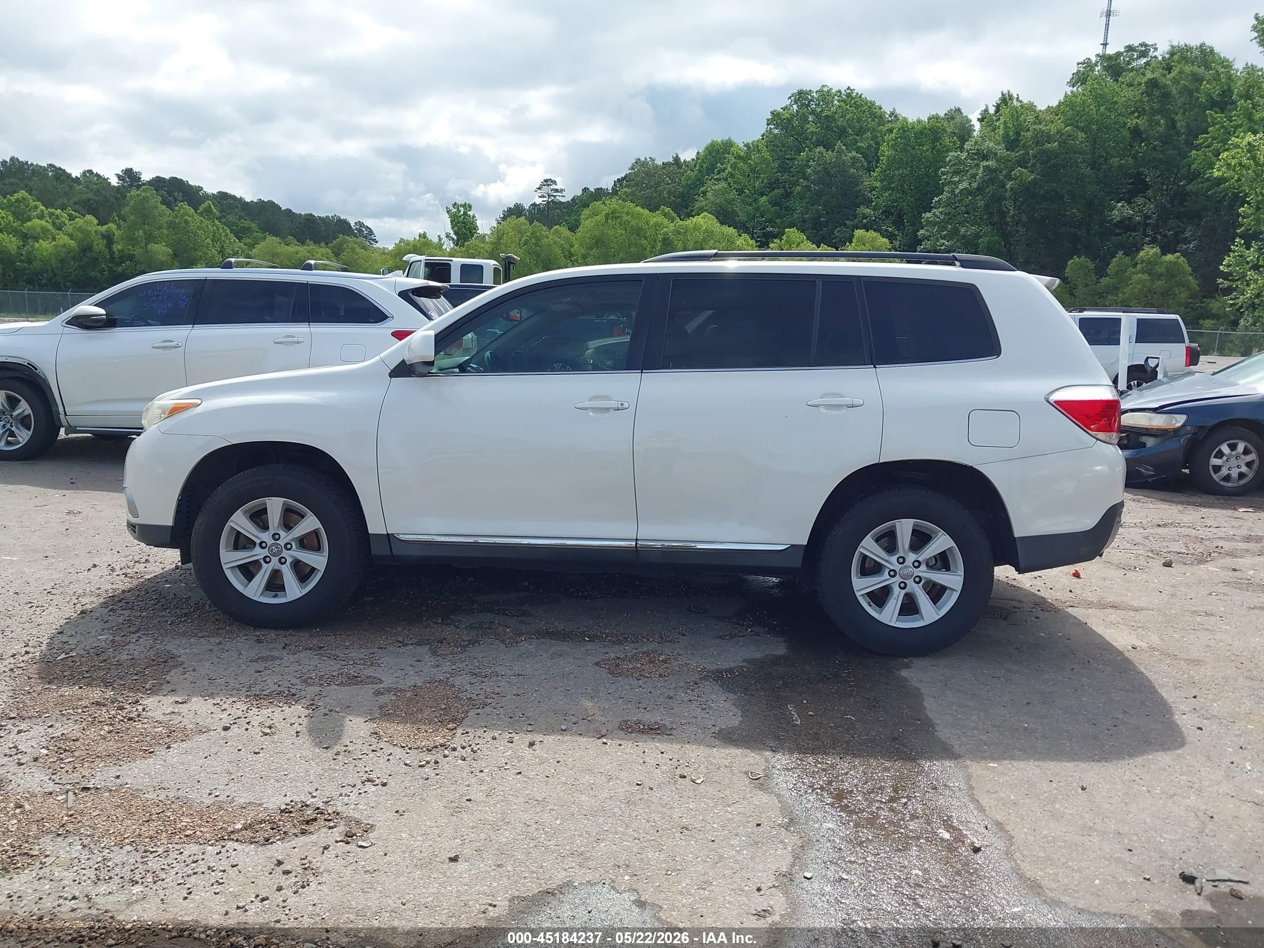 2013 Toyota Highlander Se V6 Белый vin: 5TDZK3EH2DS097464