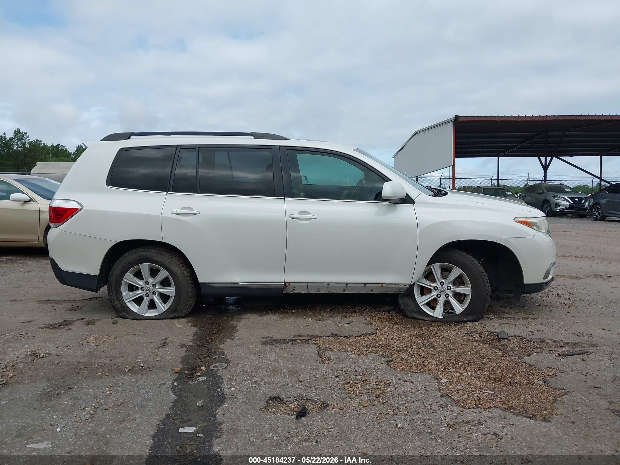2013 Toyota Highlander Se V6 Белый vin: 5TDZK3EH2DS097464