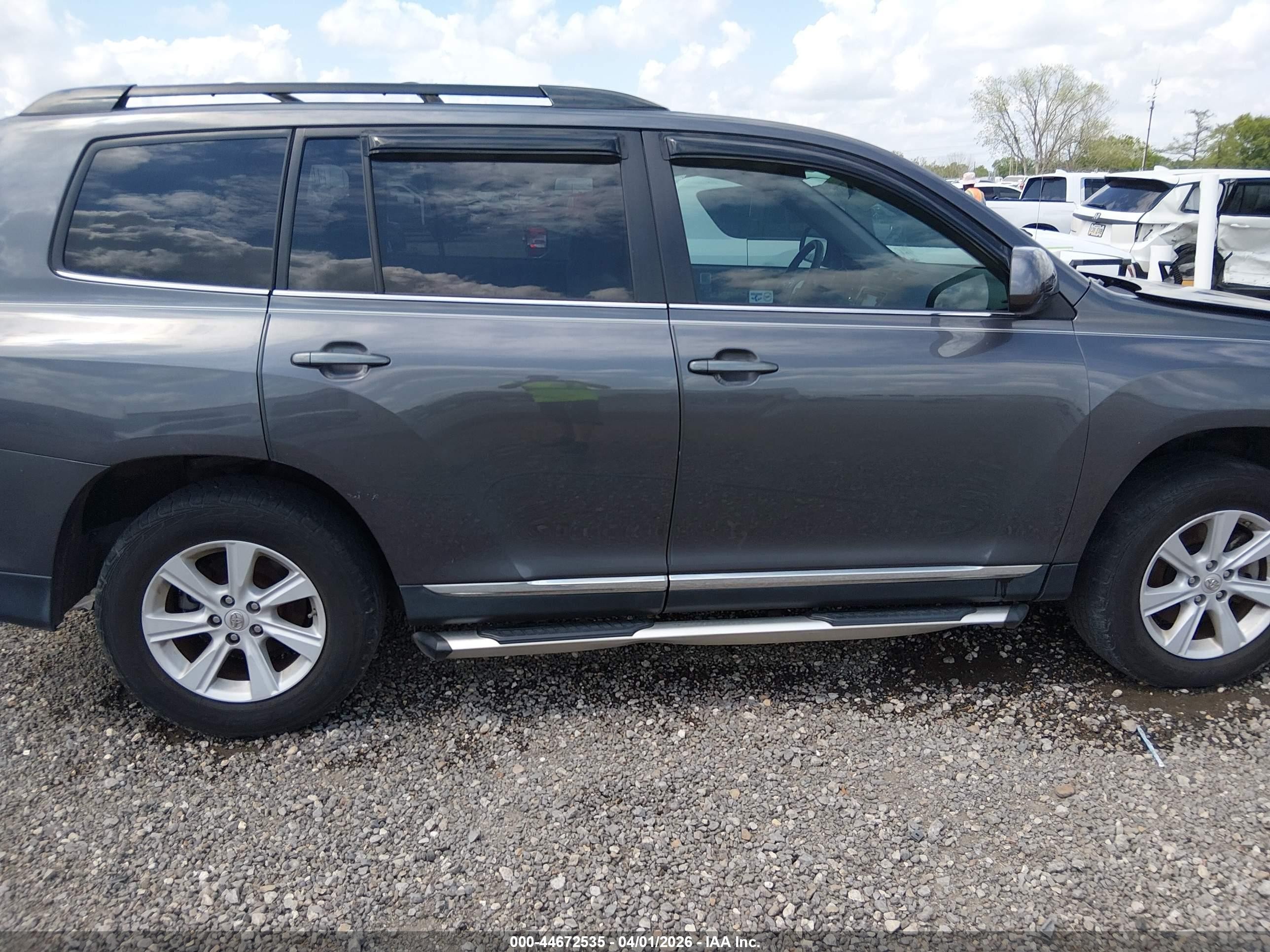 2013 Toyota Highlander Base Plus V6 Gray vin: 5TDZK3EH2DS098274
