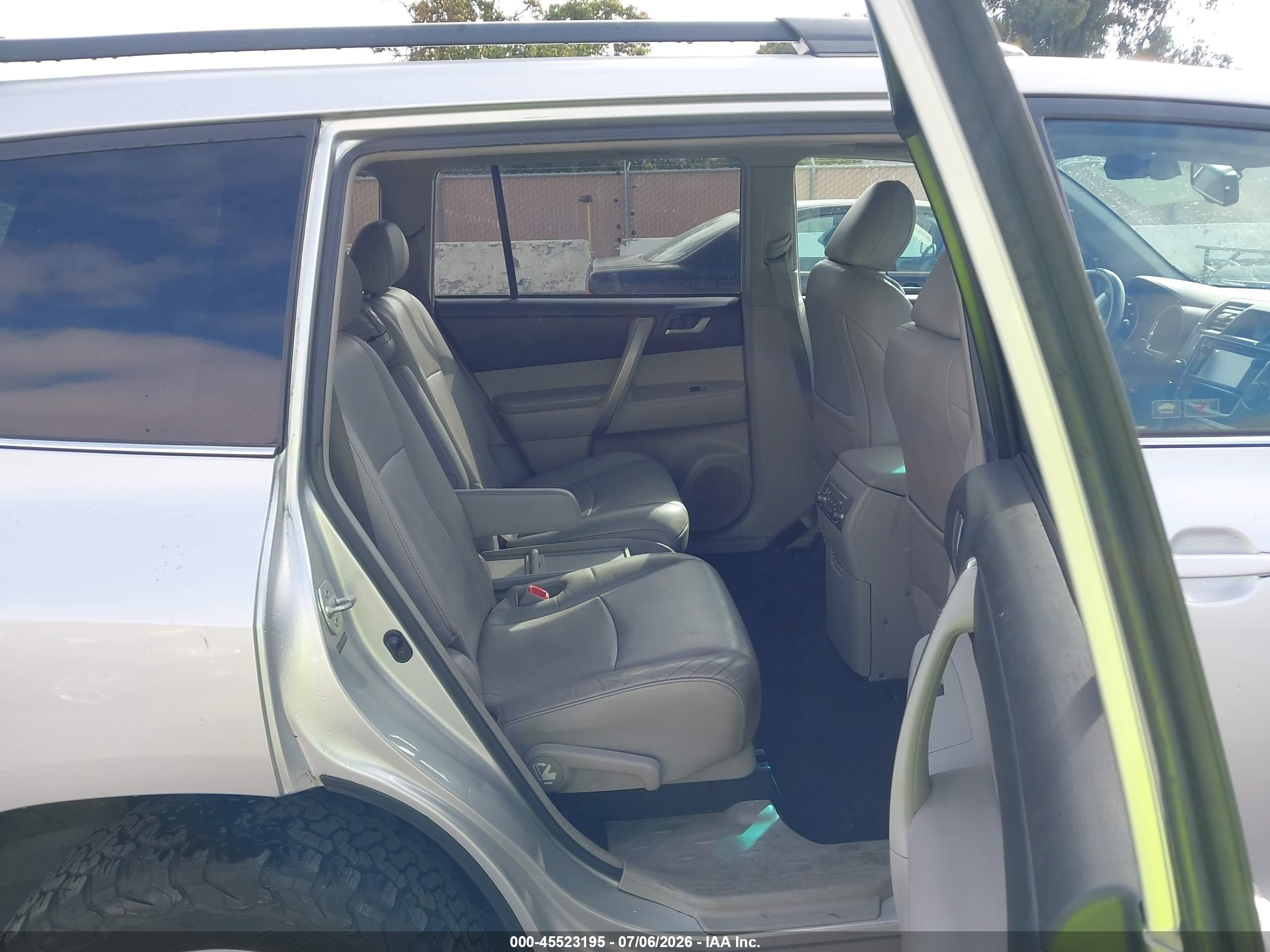 2013 Toyota Highlander Se V6 Silver vin: 5TDZK3EH2DS114876
