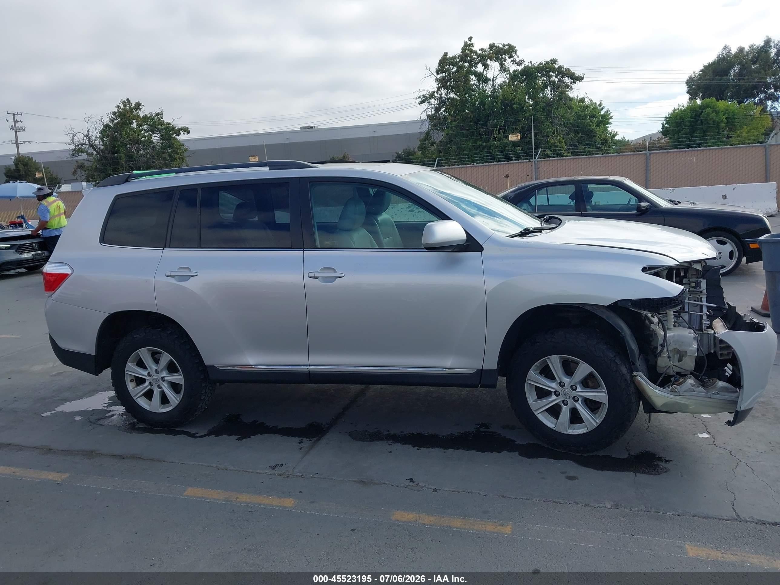 2013 Toyota Highlander Se V6 Silver vin: 5TDZK3EH2DS114876