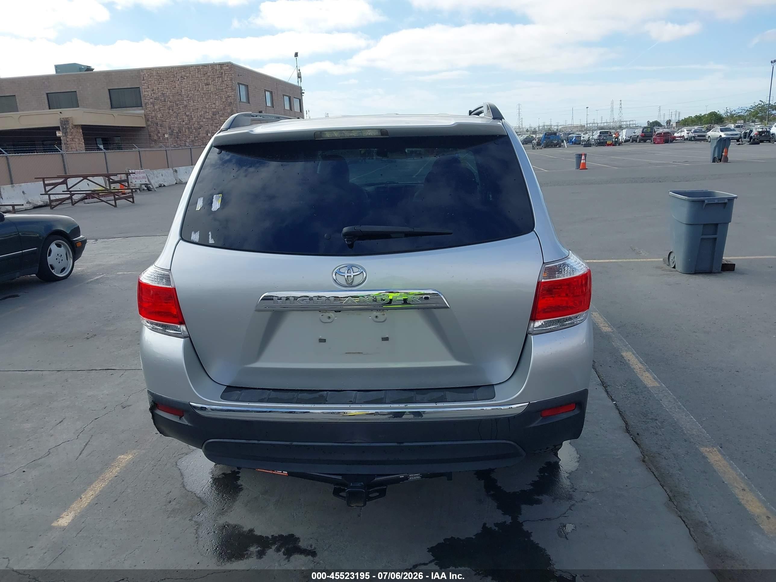 2013 Toyota Highlander Se V6 Silver vin: 5TDZK3EH2DS114876