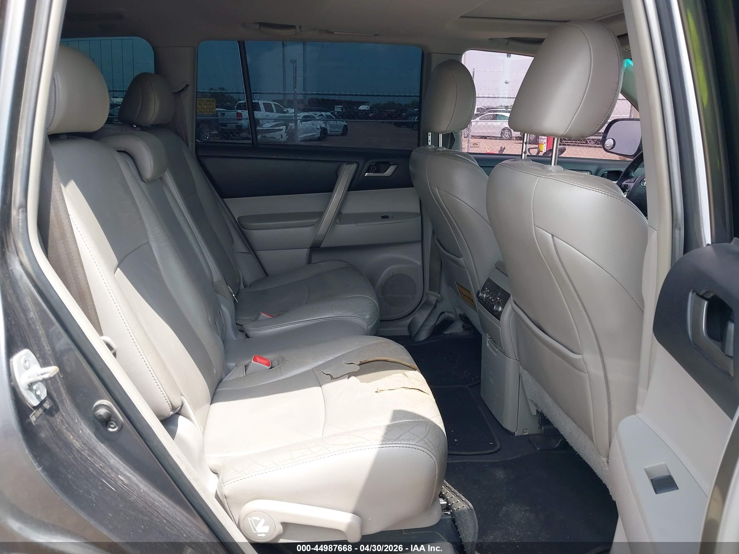 2013 Toyota Highlander Se V6 Gray vin: 5TDZK3EH2DS126672